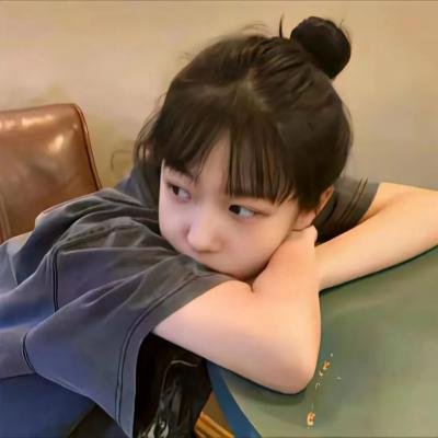 瓶中美人海报