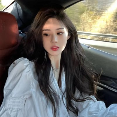 背背篓的网球少年海报